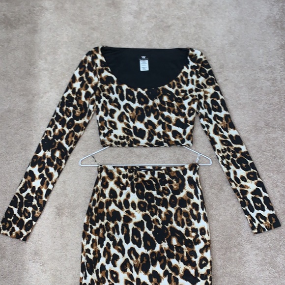 Leopard print 2 piece set - Picture 2 of 3